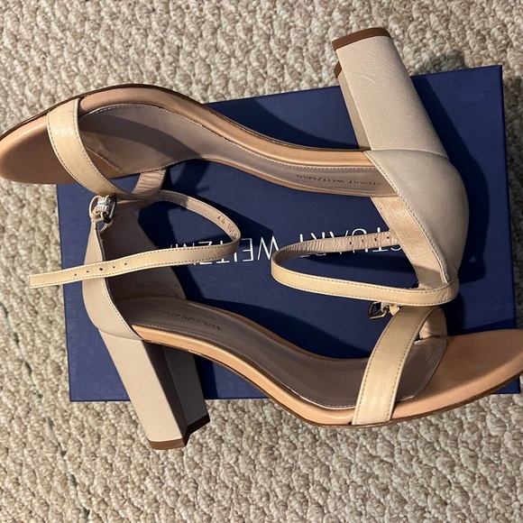 Stuart Weitzman NearlyNude Ankle Strap Sandal - Picture 8 of 10